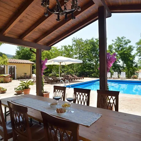 La Terrazza, Uncontaminated Beauty Near Lake Trasimeno Villa