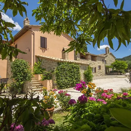 La Terrazza, Uncontaminated Beauty Near Lake Trasimeno Villa