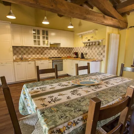 Villa La Terrazza, Uncontaminated Beauty Near Lake Trasimeno *